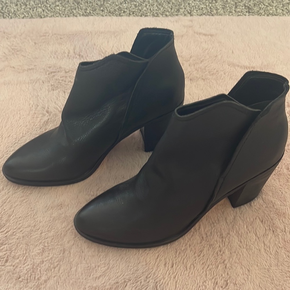 Dolce vita black leather boots